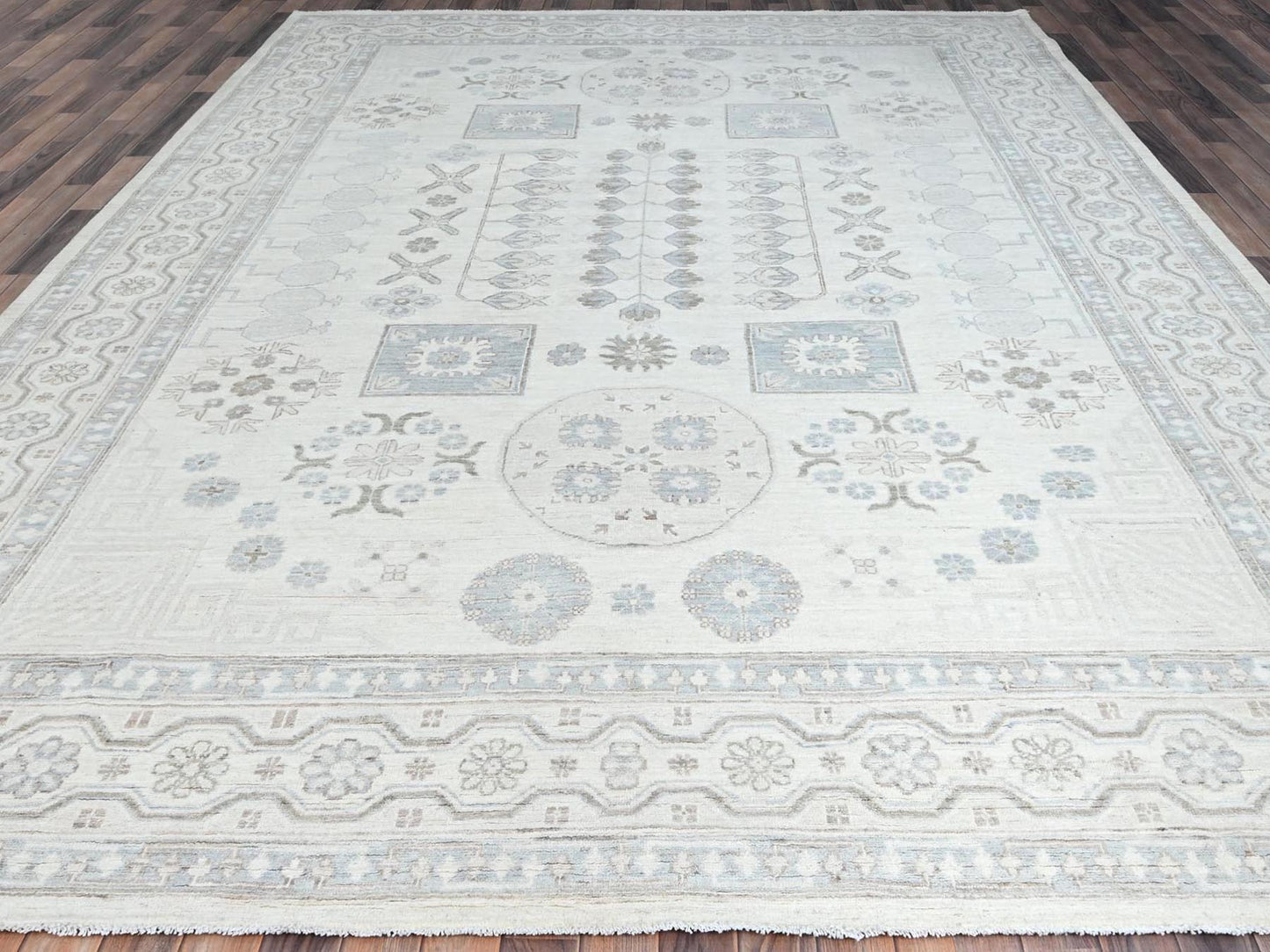 Fine Peshawar Ivory 10'x14'